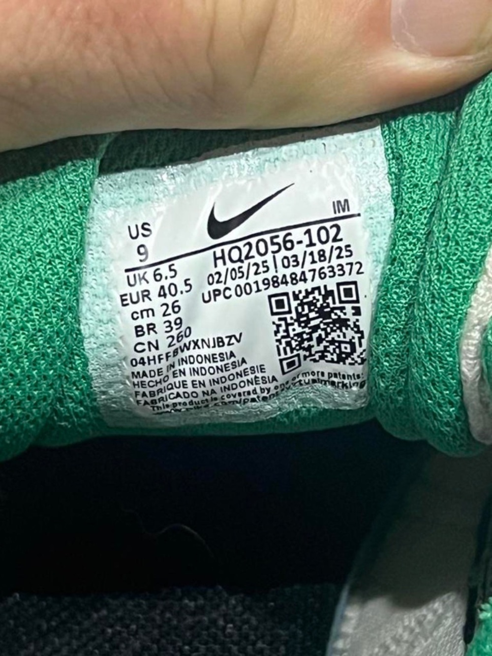 Nikes - Picture 4 of 5